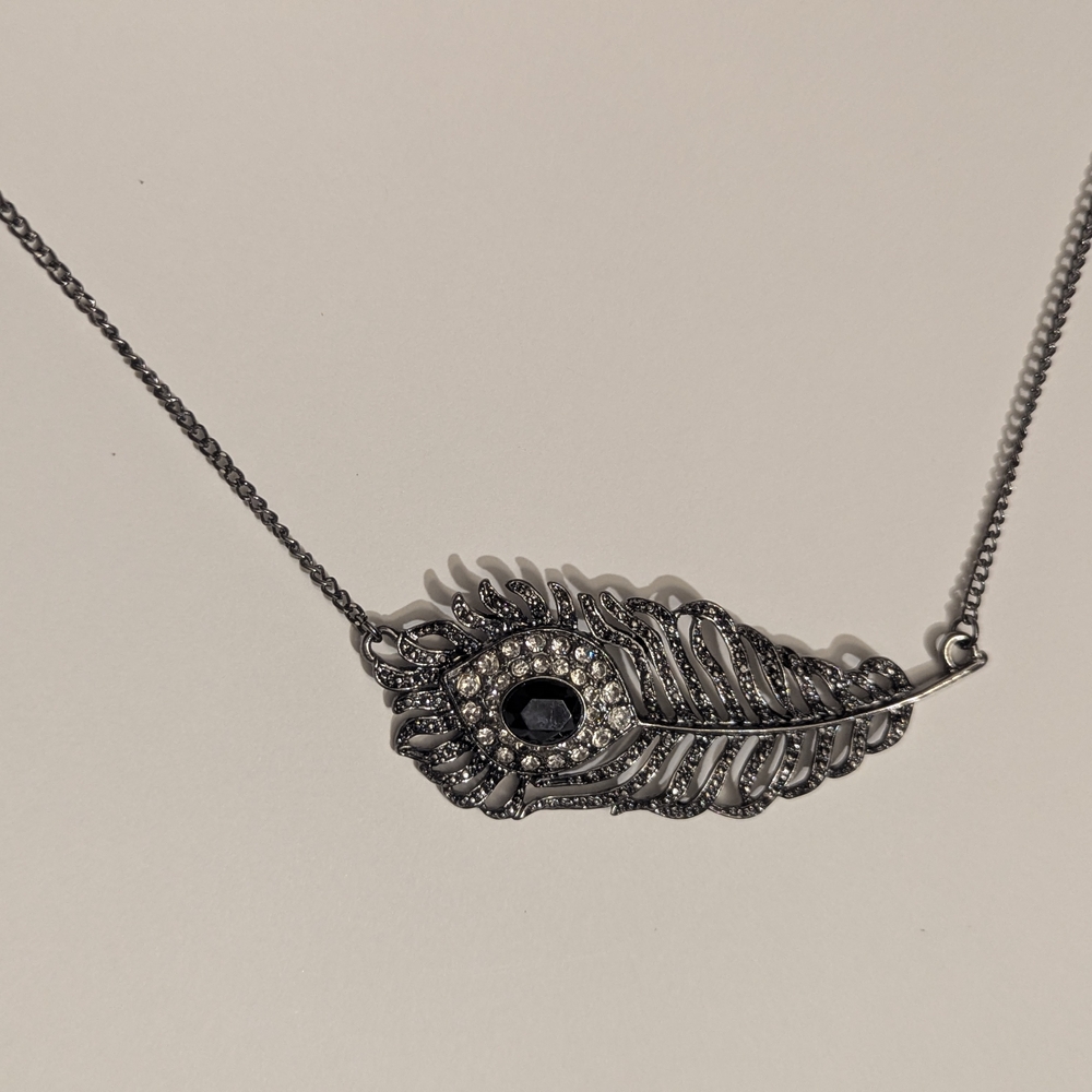 Vintage Feather Pendant Necklace